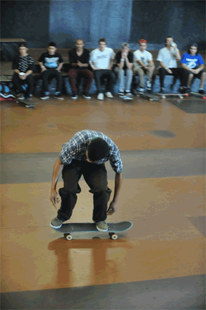 Ray Ray - fakie bigspin frontside boardslide